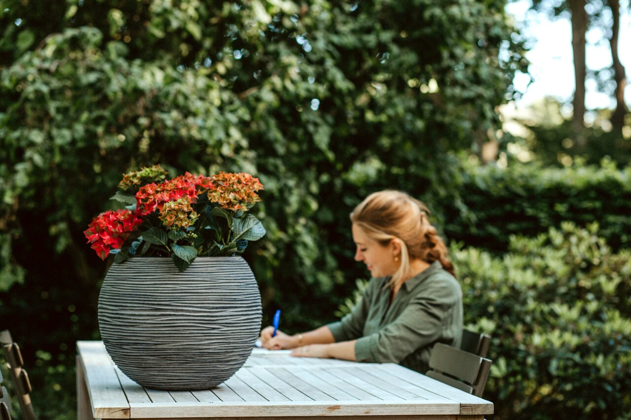 Gefäß Kugel Rib NL Anthrazit