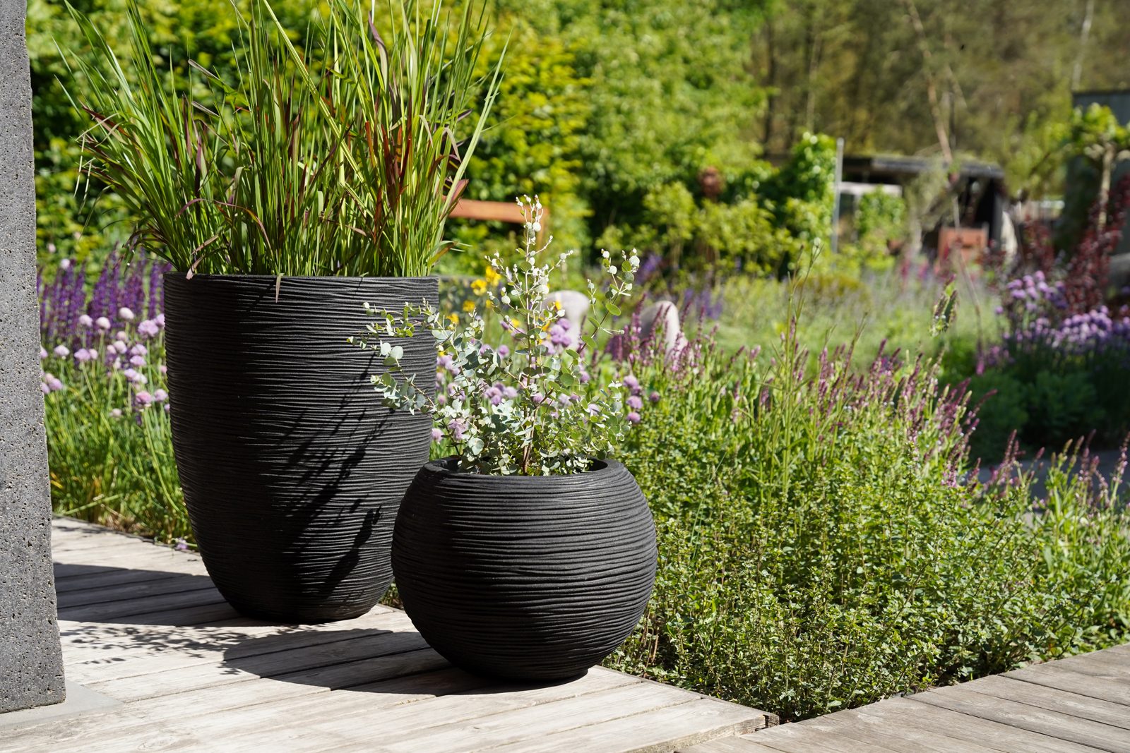 Vase ball Rib Black